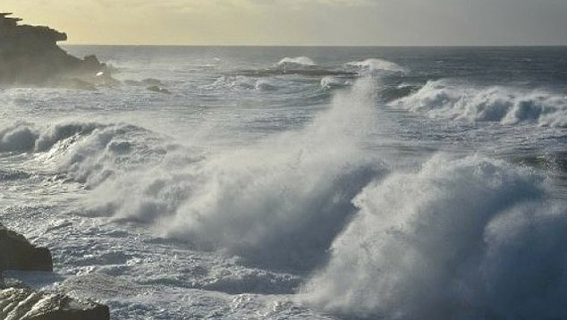 Defesa Civil alerta para ondas de at 3 metros no litoral de Santa Catarina. Foto ilustrativa, divulgada pelo portal AHora. 