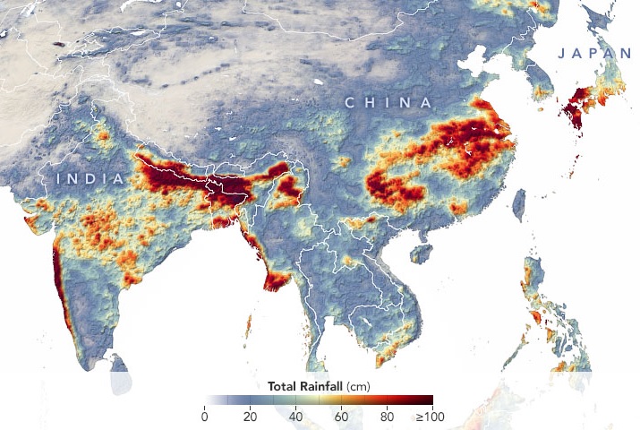 Mapa baseado em dados de satlites da Nasa revela as reas que tiveram mais de mil milmetros de chuva na cor vermelho escuro desde o incio das mones em primeiro de junho. A chuva j bateu recordes em vrias partes da sia neste julho de 2020. Crdito: NASA.