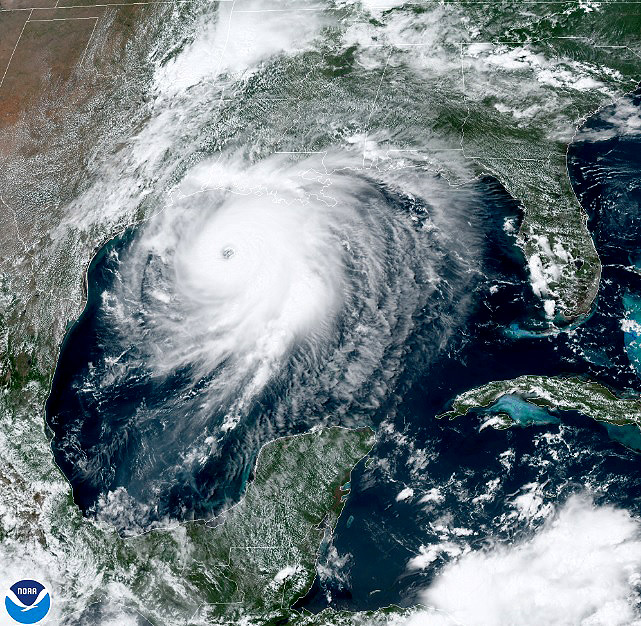 Imagem de satlite do dia 26 de agosto mostra o grande furaco Laura muito prximo  costa da Louisiana. O furaco deve chegar a regio nesta noite. Crdito: NOAA