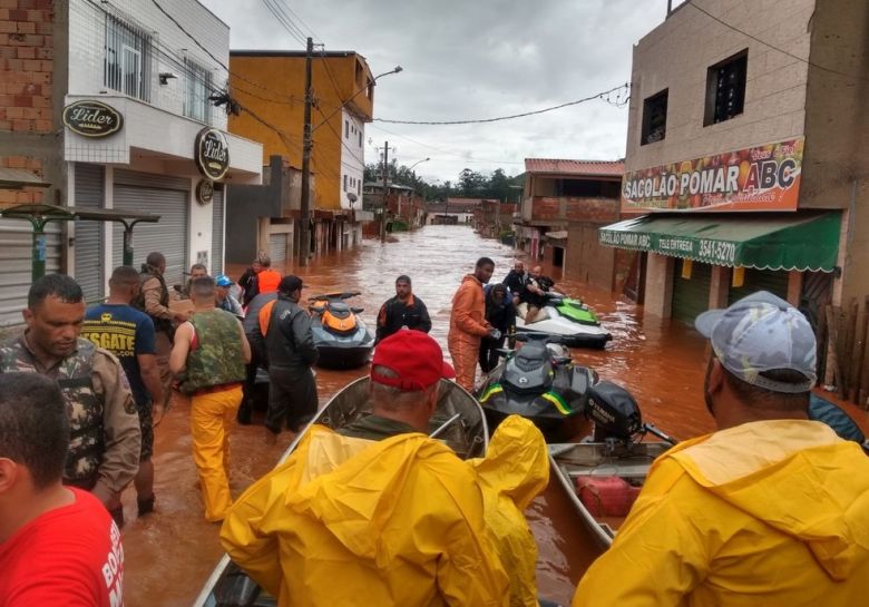 Enchentes em Nova Lima esta semana. Municpio faz parte da lista de mais de 300 cidades em situao de emergncia no estado de Minas Gerais. Crdito: Divulgao Defesa Civil  
